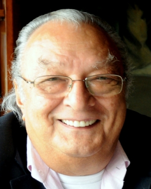 ÜSTÜN AKMEN (1943-2015)