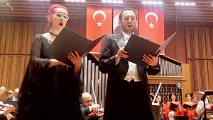 Afife Jale ve Nazım Hikmet'le kutlanan 81. yıl