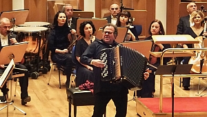 Fransız akordiyoncu Galliano: Kılavuzu Piazzola