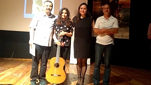 Işılay Saygın GSL, İzmir'de gitara sevgiyi arttırdı