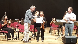 Karşıyaka'da final konseri ve sertifika töreni
