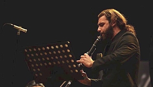 Solistler Batuhan Civelek ile Ö. Berk Taraklı...