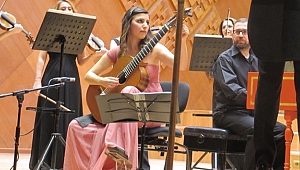 Bol solistli güzel bir konser...
