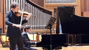 Çek yetenekler ve Turandot’tan sonra Strauss’tan dört lied