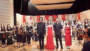 Profesyonellere taş çıkartan liseli orkestra...