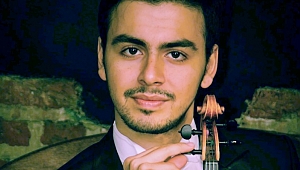 Emre Engin New York'ta Mozart 5 çaldı