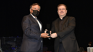 Aşkın'a Ödülü, Destekçilere Plaketleri Sunuldu