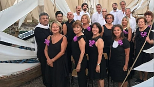 Ada Şarkıları Büyükada'da Ayangil Yönetiminde