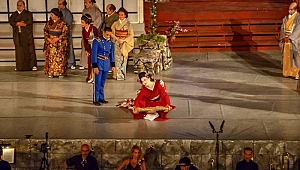 Aspendos, Çevresi ve Madam Butterfly