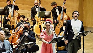 Sahnesiz, Danssız Bir Maskeli Balo...