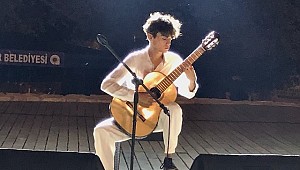 Antiphellos'ta Klasik Gitar Tınıları...