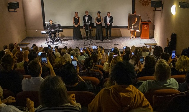 Ata'yı Anma Konserleri, Antalya Kültür Yolu Festivali ve Fotoğrafçı Tacizi Üzerine