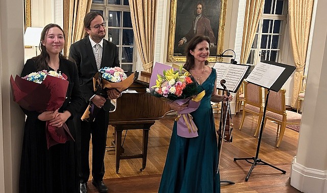 Ada Müziği ve Madeleine Mitchell