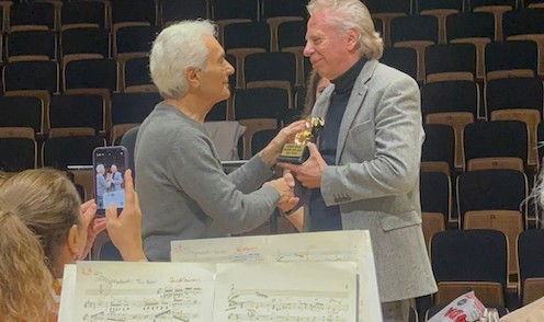 BESOM Onur Ödülü Gürer Aykal'a Sunuldu