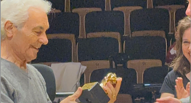 BESOM Onur Ödülü Gürer Aykal'a Sunuldu