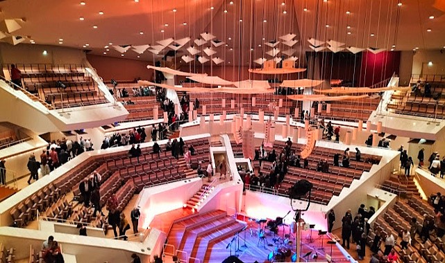 Müzik, Mekân ve Dinleyici: Günümüzde Bir Konserden Beklenti Nedir?