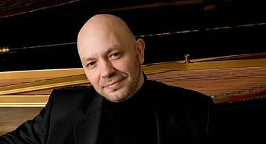 Piyanist Özgür Aydın'dan Yıla  Hızlı Başlangıç