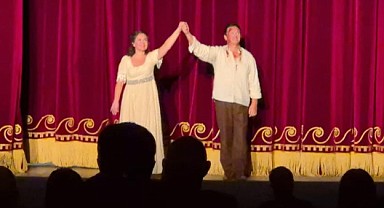 Berlin'de Ayakta Alkışlanan Tosca