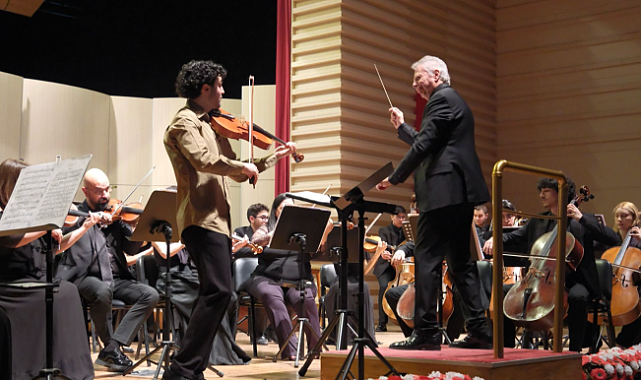 Ağırbaşlı Anmada Pırıl Pırıl Viyola Yorumu