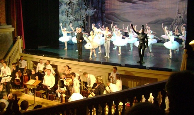 Bu da Bir Başka Kuğu Gölü