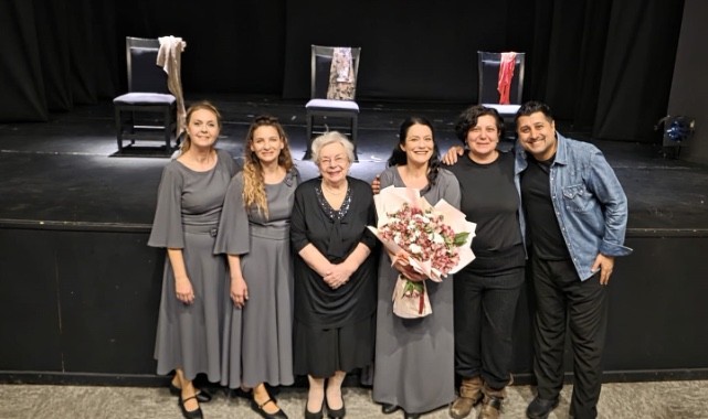 Ödül Prof. Ayşegül Yüksel'e Sunuldu