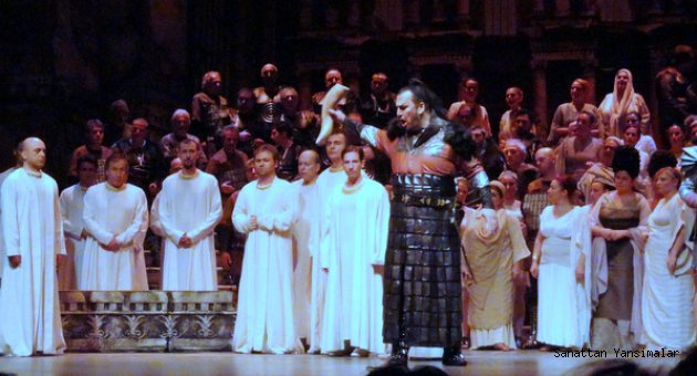 Attila, Fatih, Selim Paşa: Tarihi kişilikler sahnede