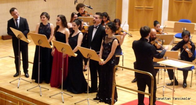 Diplomayı konserle süslediler...