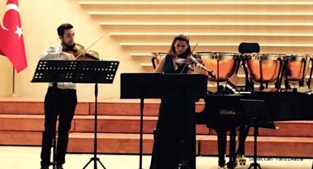 İki viyoladan barok-klasik tınılar