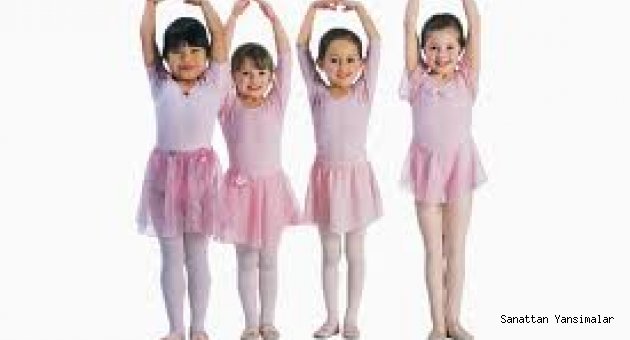 Mersinli minik kursiyerler sahnede