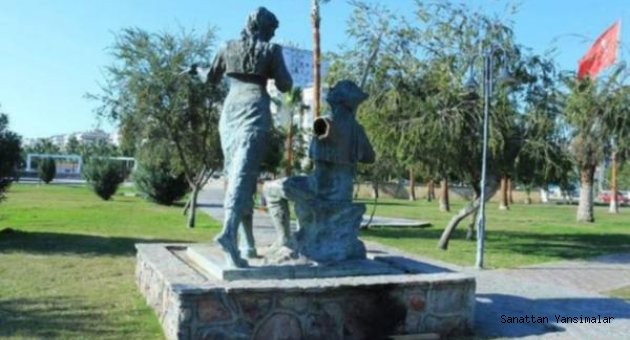 Yurdanur'un Karacaoğlan heykelinin kolunu kestiler