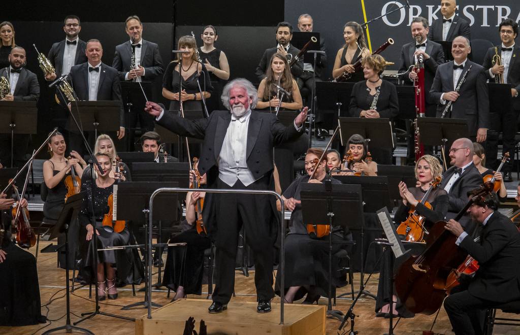 Mikkelsen ve Philippe ile Harika Konser Akşamı